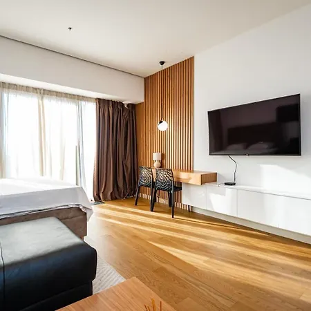 West 21 Tower Apartment *