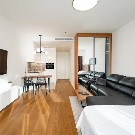 West 21 Tower Apartman