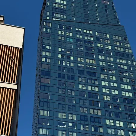 West 21 Tower Apartment *