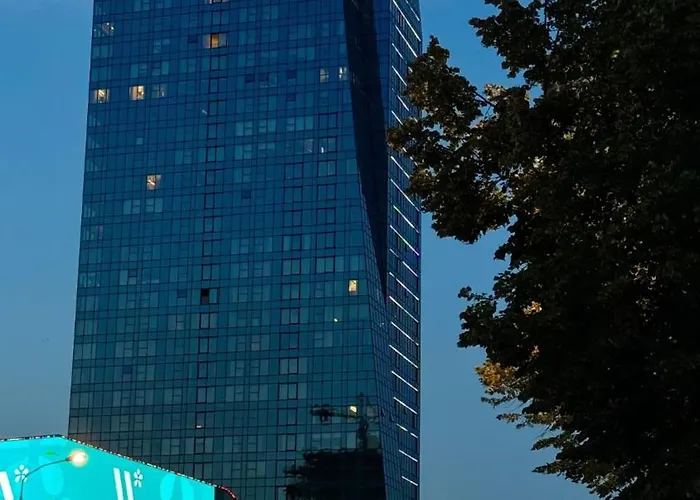 West 21 Tower 公寓